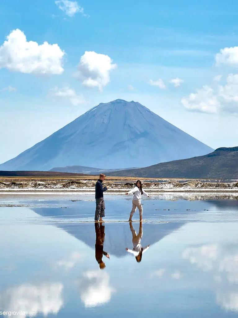 Excursão privada à Lagoa de Sal de Salinas: vida selvagem e vulcões de alta altitude